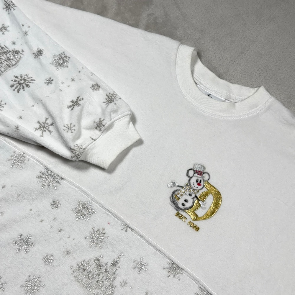 Disney Spirit Jersey Unisex Small White Snowflake Disneyland Resort Snowman
